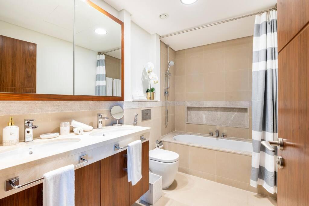 Larbi Breathtaking Burj And Fountain View Luxurious 2 Bed Daire Dubai Dış mekan fotoğraf